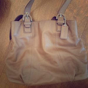 Brown leather coach bag.  Very euc